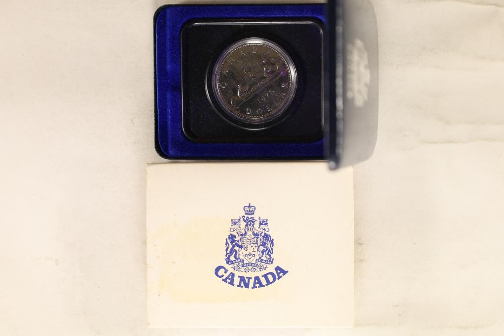 1976 CANADA UNC DOLLAR IN BLUE FLIP CASE (1 of 3)