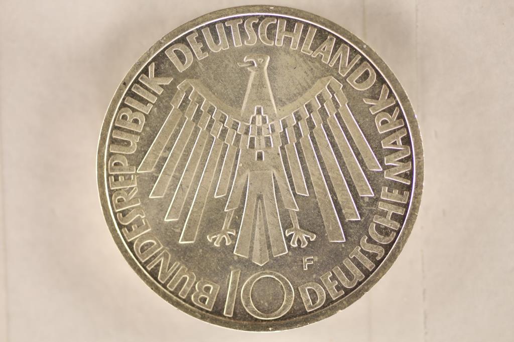 1972-F GERMAN SILVER UNC OLYMPIC 10 MARK COIN (1 of 2)