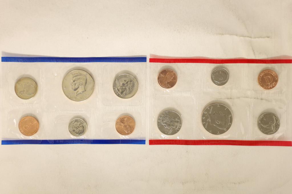 1996 US MINT SET (UNC) P/D (WITHOUT ENVELOPE) (1 of 2)