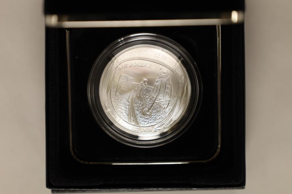 2019-P US SILVER UNC DOLLAR APOLLO 11 5OTH (1 of 2)