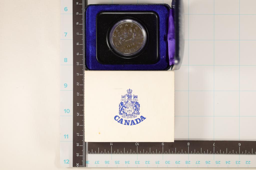 1975 CANADA UNC DOLLAR IN BLUE FLIP CASE, IN (1 of 2)