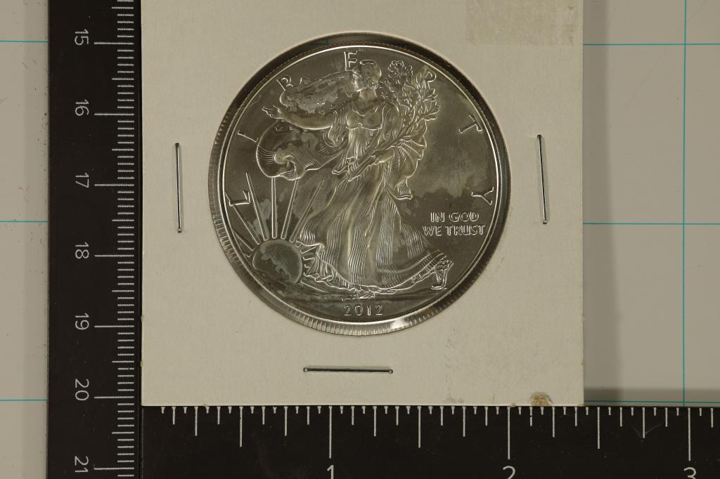 2012 AMERICAN SILVER EAGLE BRILLIANT UNC (1 of 2)