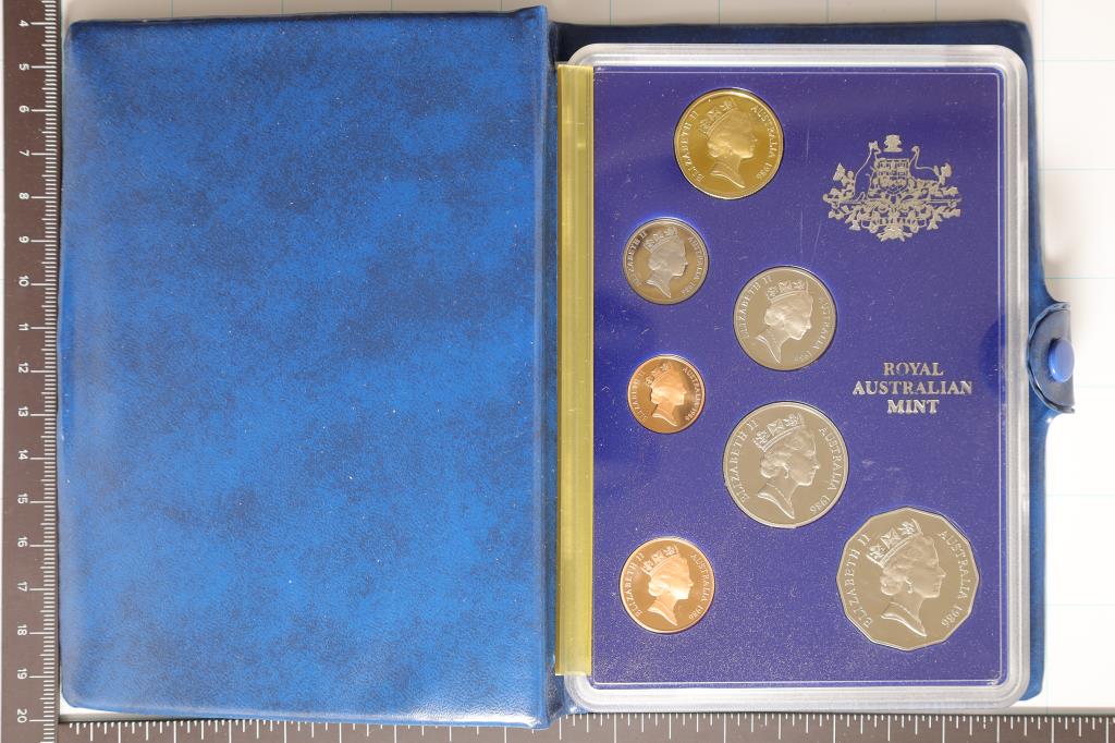 1986 AUSTRALIA 7 COIN PROOF SET IN (1 of 3)