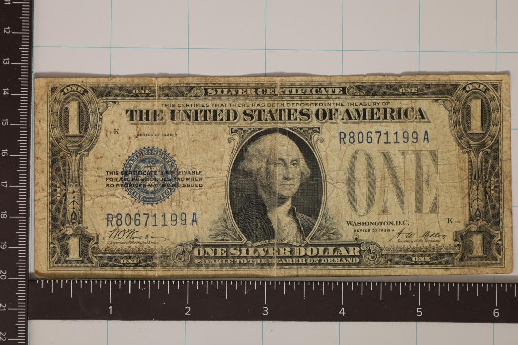 1928-A US $1 FUNNY BACK SILVER CERTIFICATE BLUE (1 of 2)