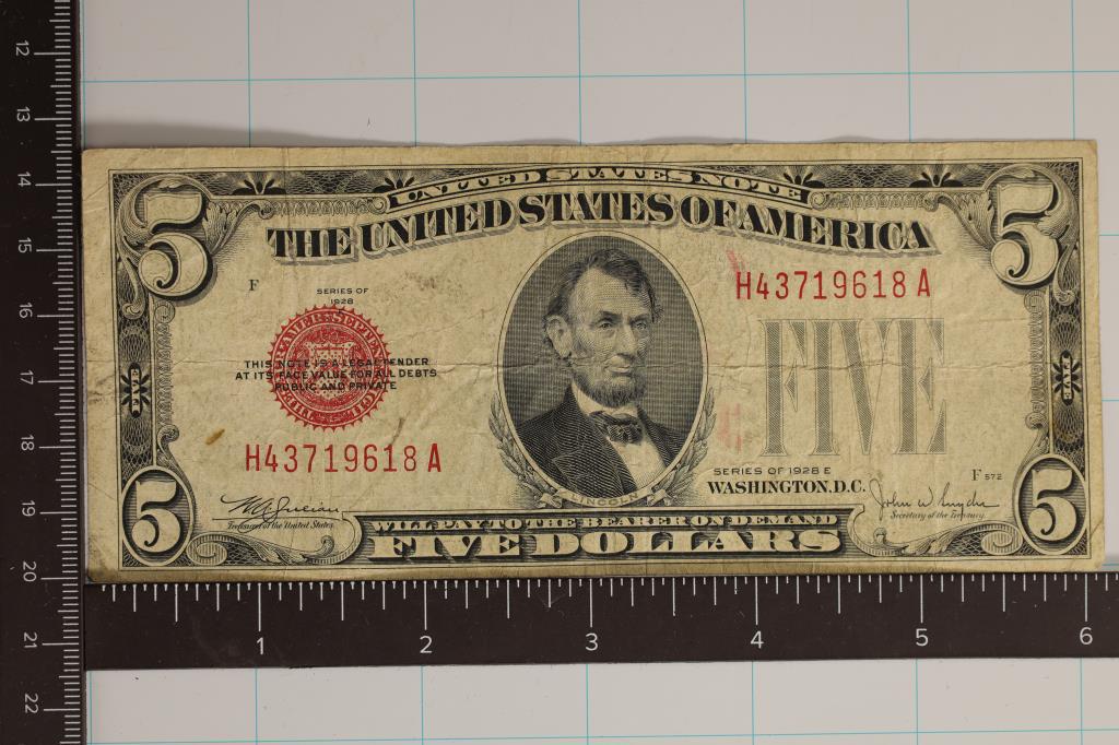 1928-E US $5 RED SEAL NOTE (1 of 2)