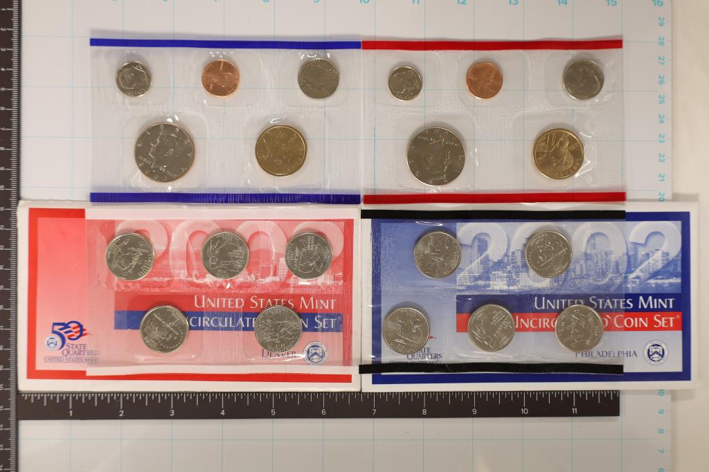 2002 US MINT SET (UNC) P/D (WITH ENVELOPE) (1 of 2)