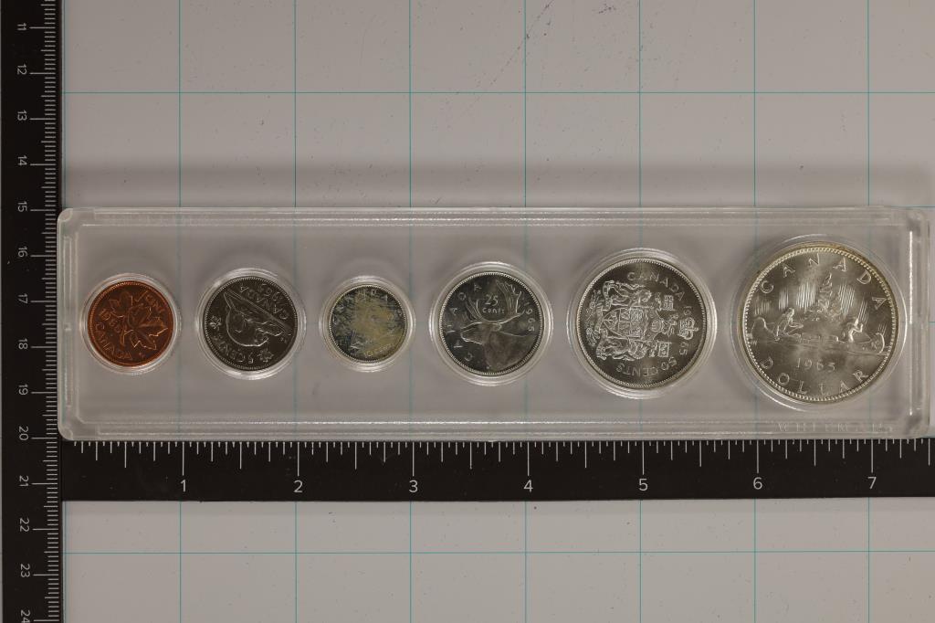 1965 CANADA SILVER UNC SET IN WHITMAN PLASTIC CASE (1 of 2)