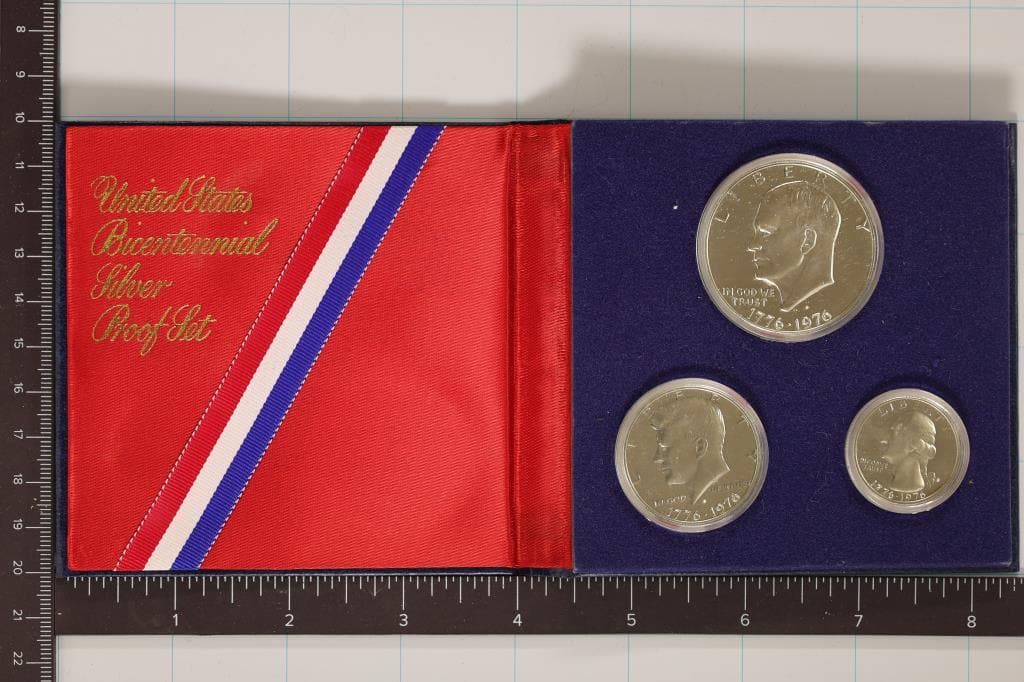 1976 SILVER US 3 COIN BICENTENNIAL COIN SET (1 of 4)