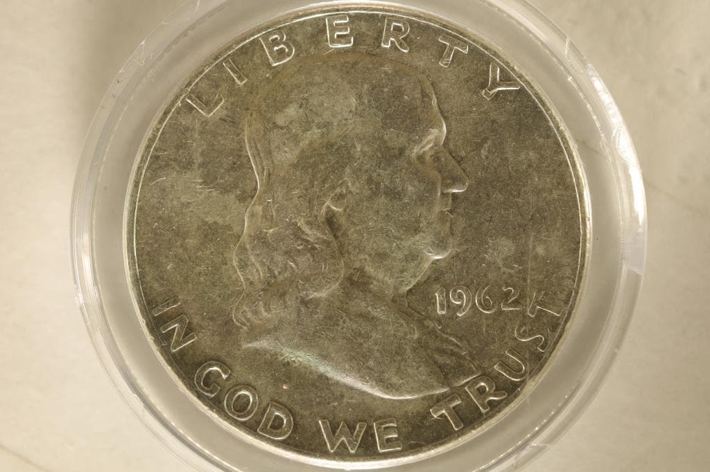 1962 SILVER FRANKLIN HALF DOLLAR (1 of 2)
