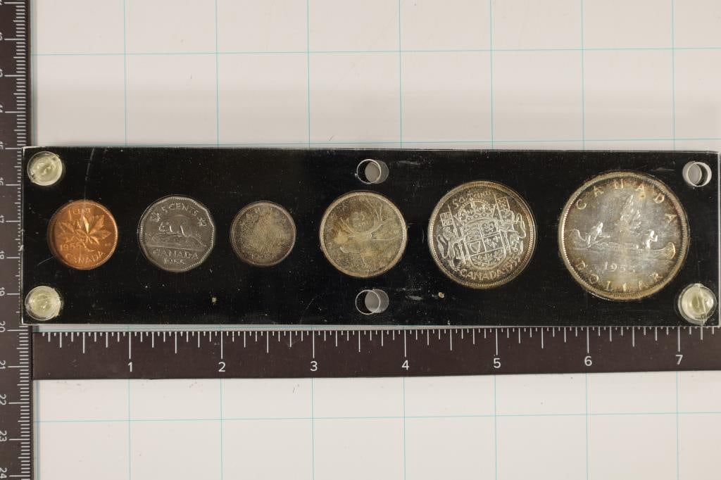 1955 CANADA SILVER MINT SET IN HARD PLASTIC CASE. (1 of 2)