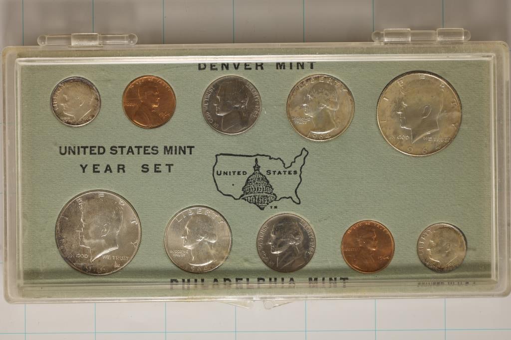 1964 US MINT P & D YEAR SET IN HARD PLASTIC CASE (1 of 2)