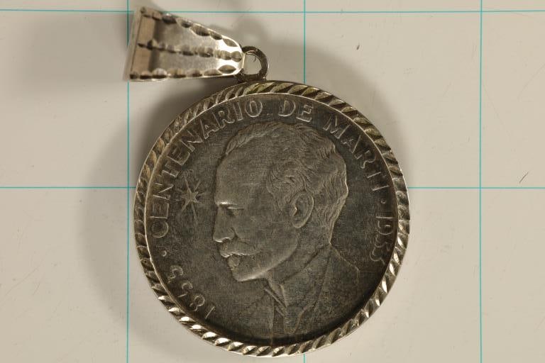 1953 CUBA SILVER 1 PESO .7734 OZ. ASW IN SILVER (1 of 2)