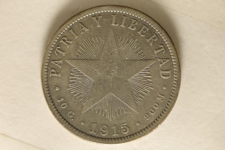 1915 CUBA SILVER 40 CENTAVOS .2894 OZ. ASW (1 of 2)