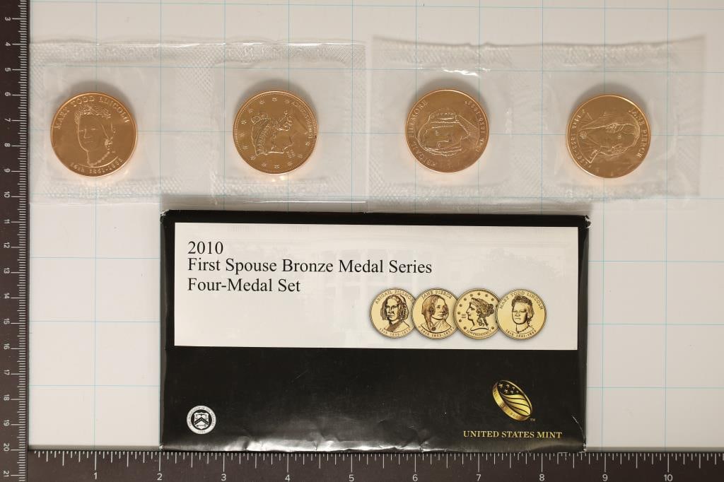 2010 1ST SPOUSE 4 BRONZE MEDAL SET WITH ENVELOPE (1 of 2)