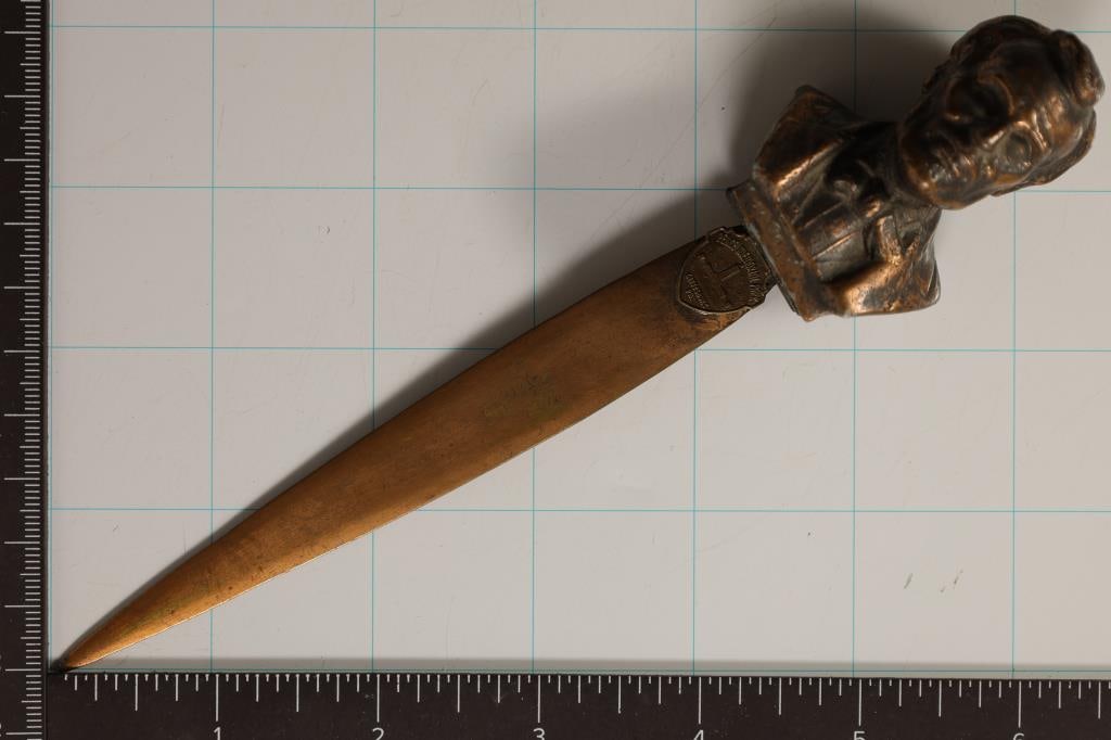 ABRAHAM LINCOLN 7 1/4" METAL LETTER OPENER (1 of 2)