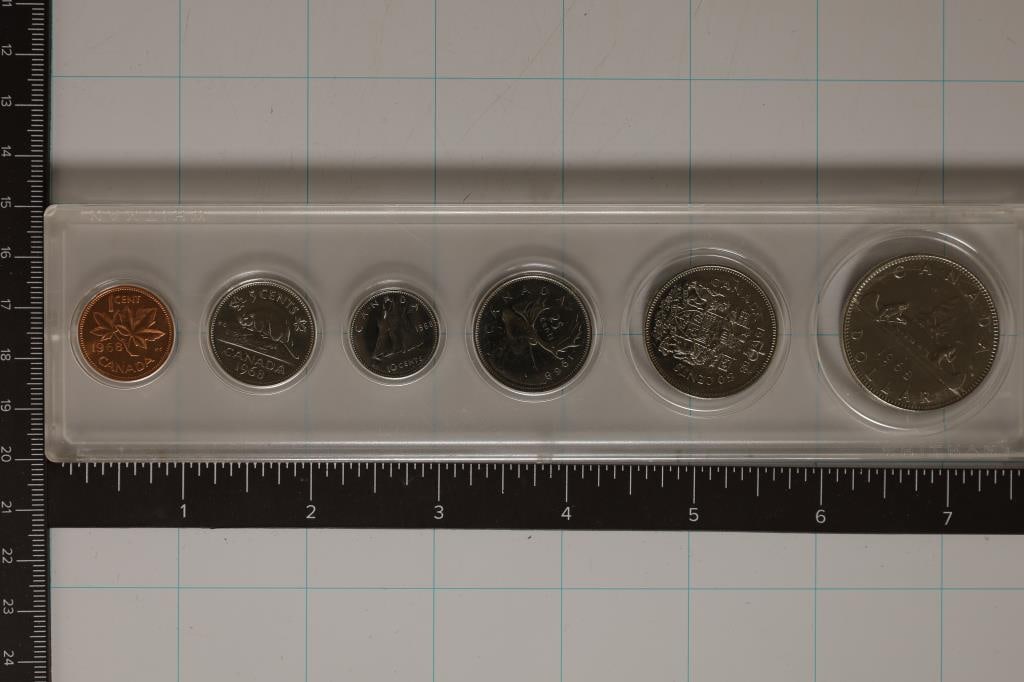 1968 CANADA BRILLIANT UNC SET IN WHITMAN PLASTIC (1 of 2)