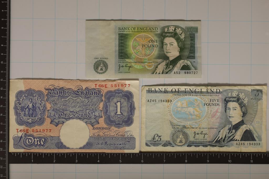3-BANK OF ENGLAND BILLS: 1-1930 1 POUND 1981-ONE: POUND AND 1971-FIVE POUNDS