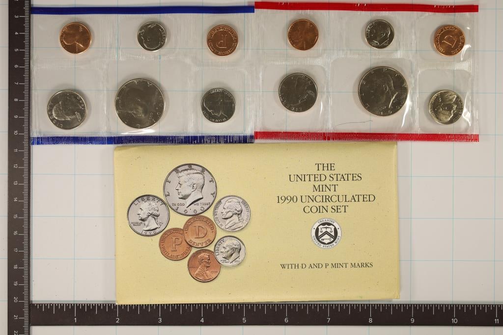 1990 US MINT SET (UNC) P & D (WITH ENVELOPE) (1 of 2)
