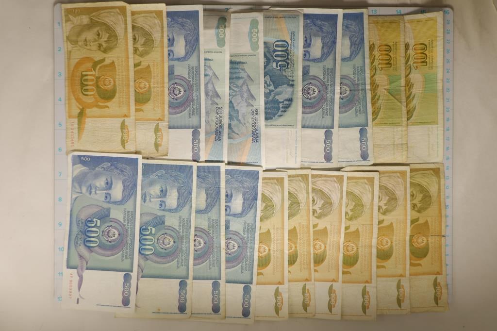20 YUGOSLAVIA BANK NOTES: 10-1990-100 DINARA & (1 of 2)