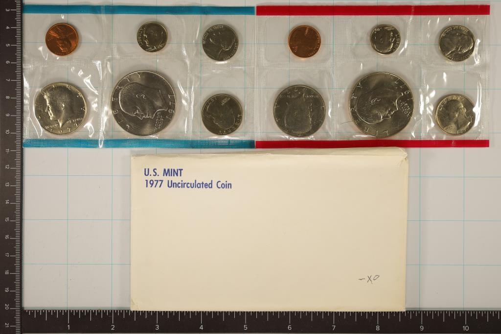 1977 US MINT SET (UNC) P/D (WITH ENVELOPE) (1 of 2)
