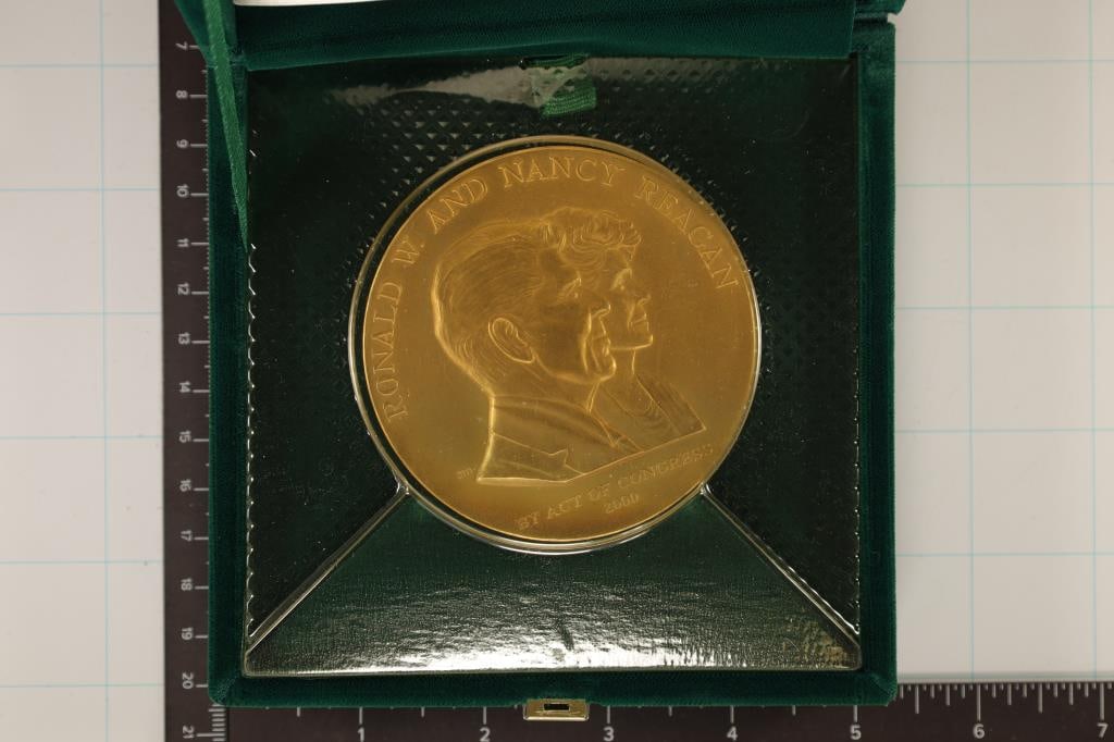 2000 RONALD & NANCY REAGAN 3" BRONZE MEDAL. 8.28 (1 of 3)