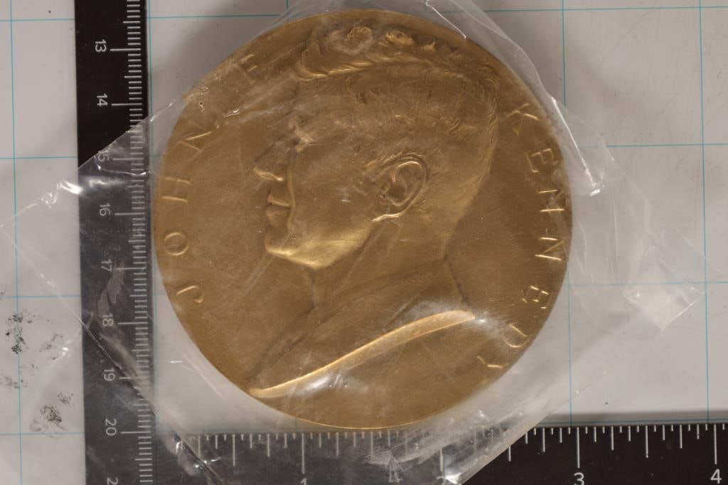 7.5 OZ. BRONZE PRESIDENTIAL ROUND JOHN F. (1 of 2)