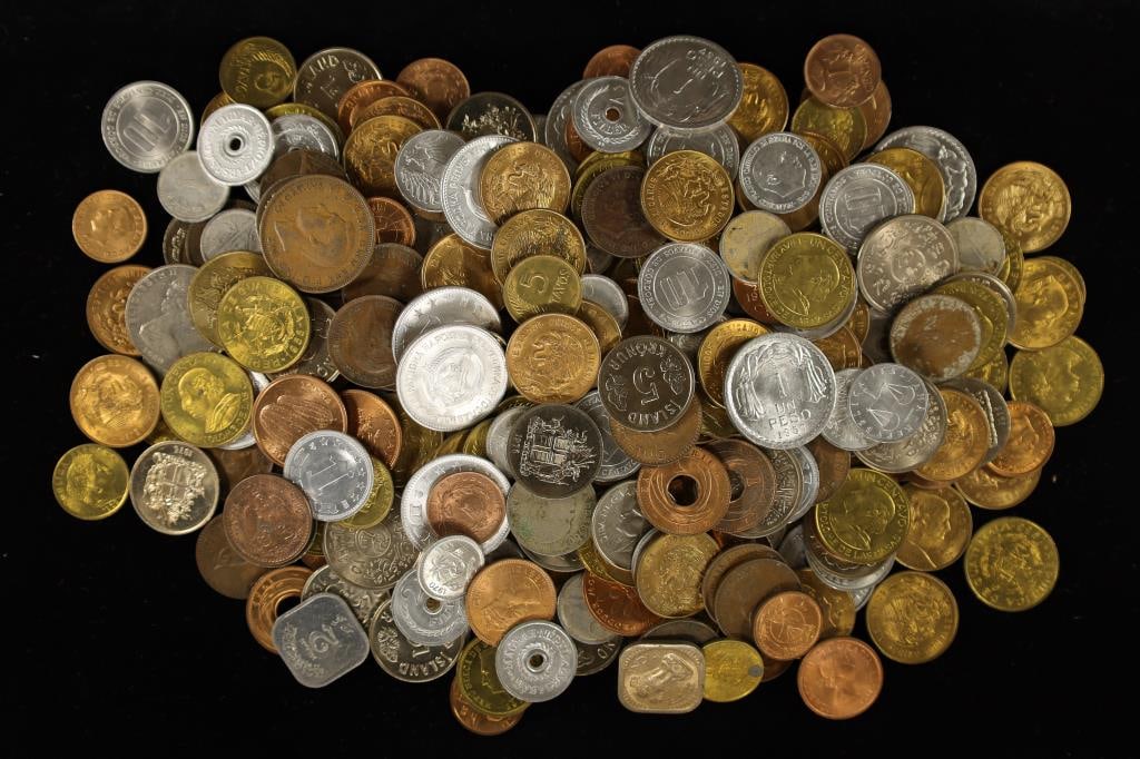 APPROX. 2 POUNDS OF FOREIGN COINS, FUN TO GO (1 of 2)
