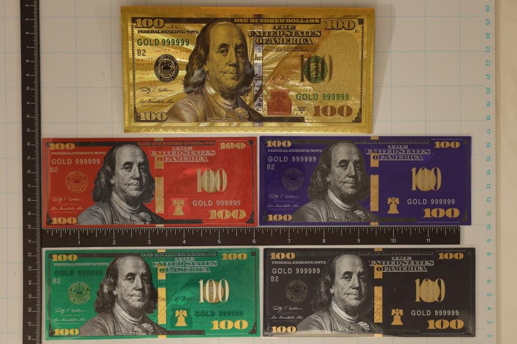 4-24KT GOLD FOIL COLORIZED REPLICA US $100 BILLS: IN VERY NICE GOLD FOIL ENVELOPE OF A US $100 BILL. SUPER NEAT SET, NICE QUALITY