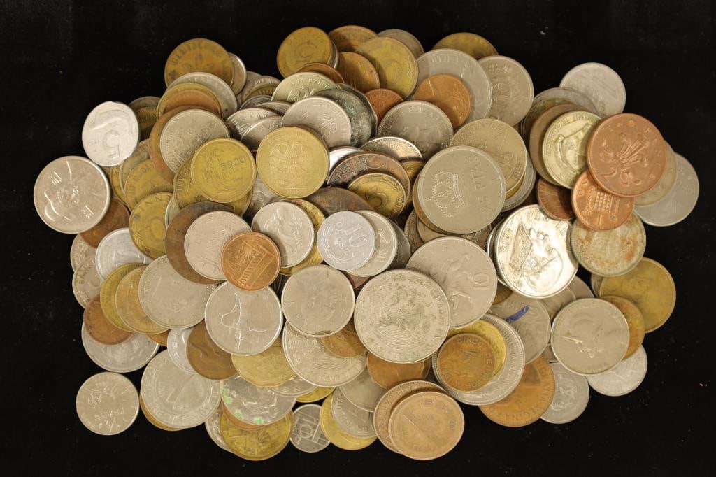APPROX. 2 POUNDS OF FOREIGN COINS: NICE ASSORTED (1 of 2)