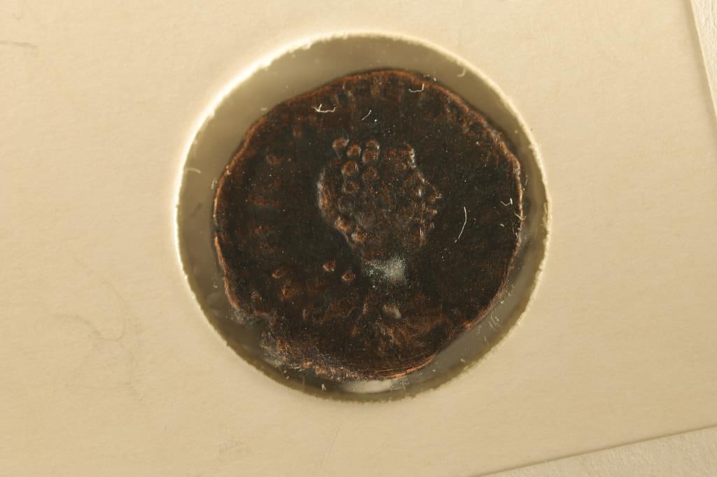383-408 A.D. ARCADIUS ANCIENT COIN. VICTORY: ADVANCING LEFT WITH CAPTIVE