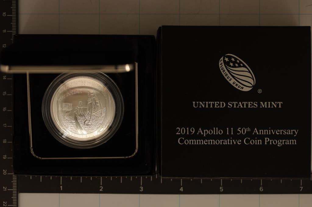 2019-P US UNC SILVER DOLLAR APOLLO 11 50TH (1 of 3)
