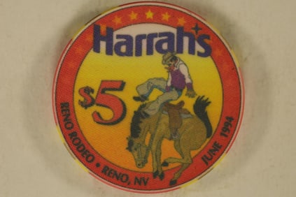 $5 CASINO CHIP. HARRAH'S. RENO, NEVADA