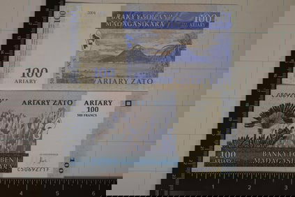 2-2004 MADAGASIKARA 100 ARIARY / 500 FRANCS CU