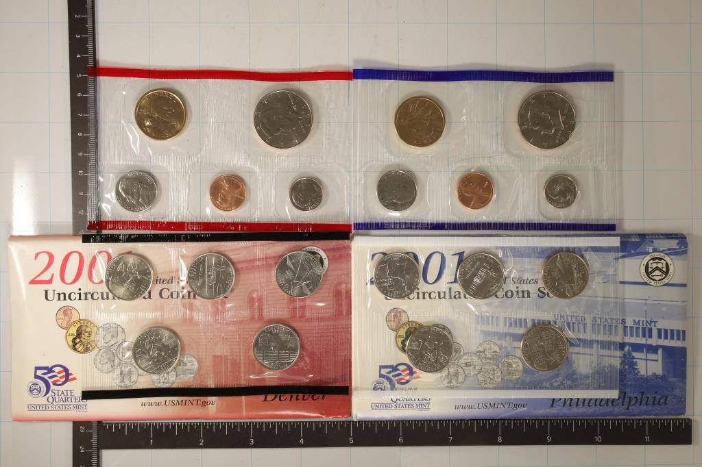 2001 US MINT SET (UNC) P/D (WITH ENVELOPE) (1 of 2)