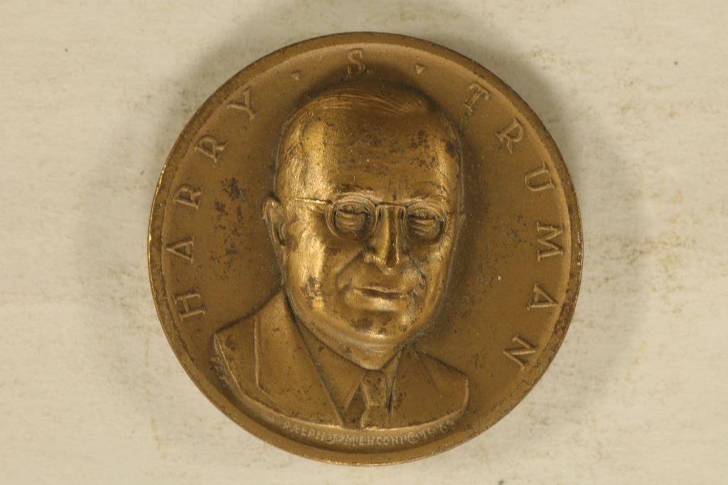 MEDALLIC ART COMPANY .64 OZ. "HARRY TRUMAN" ROUND.: 1 1/4" HIGH RELIEF