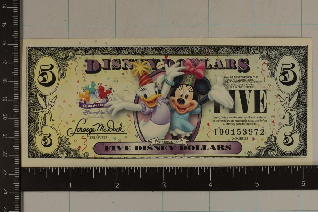 2009 FIVE DISNEY DOLLAR CRISP UNC COLORIZED BILL (1 of 2)