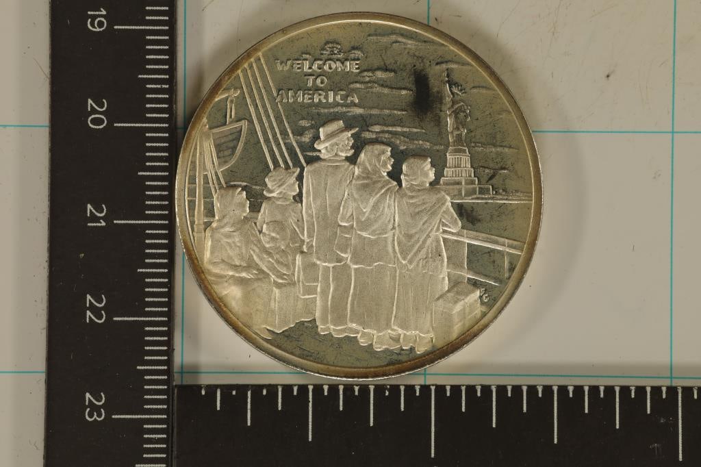 1986 US SILVER PROOF STATUE OF LIBERTY CENTENNIAL (1 of 2)