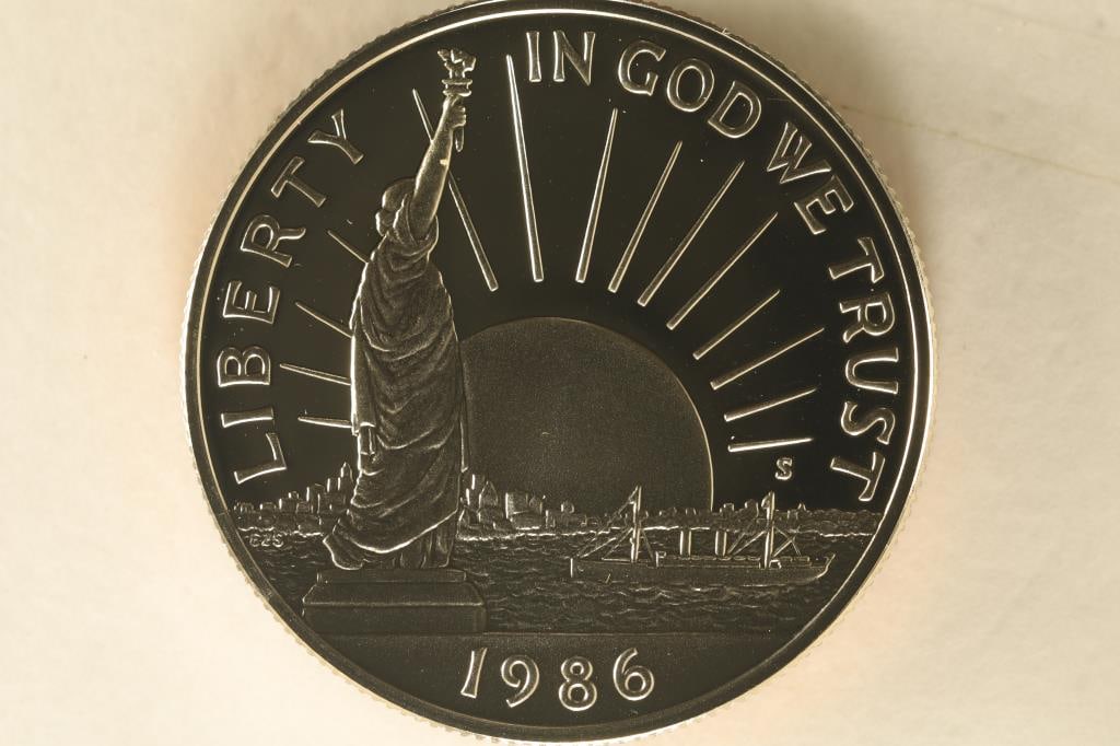 1986-S PF US STATUE OF LIBERTY HALF DOLLAR: IN HARD PLASTIC CAPSULE