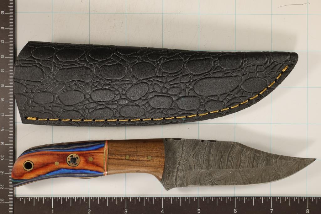 8" FIXED BLADE DAMASCUS STEEL KNIFE WITH LEATHER (1 of 2)