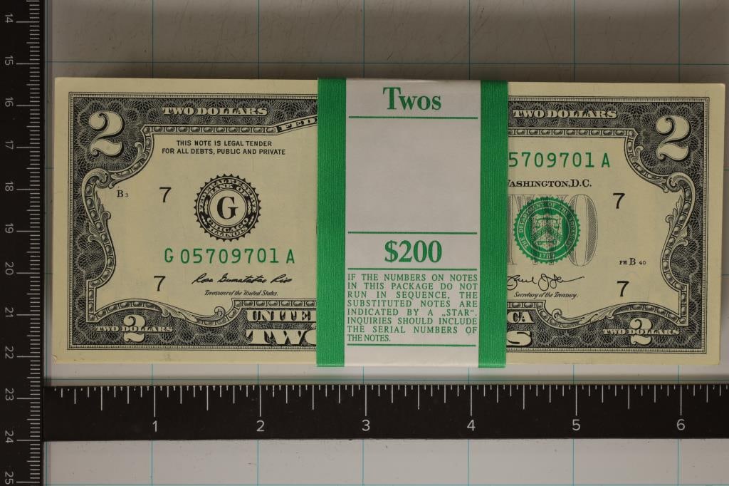 2013-100-CU CONSECUTIVE SERIAL NUMBERS US $2 BILL BLOCK (1 of 3)