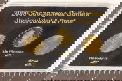 2000-P/D/S SACAGAWEA DOLLAR SET IN HARD PLASTIC