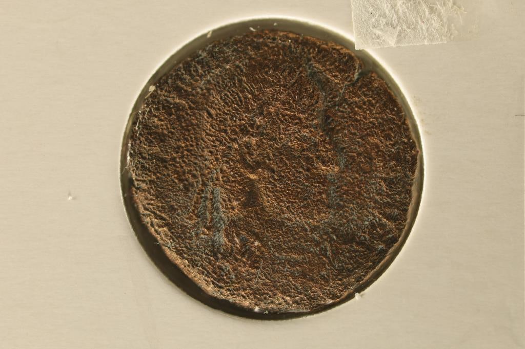 364-375 A.D. VALENTINIAN I ANCIENT COIN. VICTORY: ADVANCING WITH WREATH AND PALM BRANCH