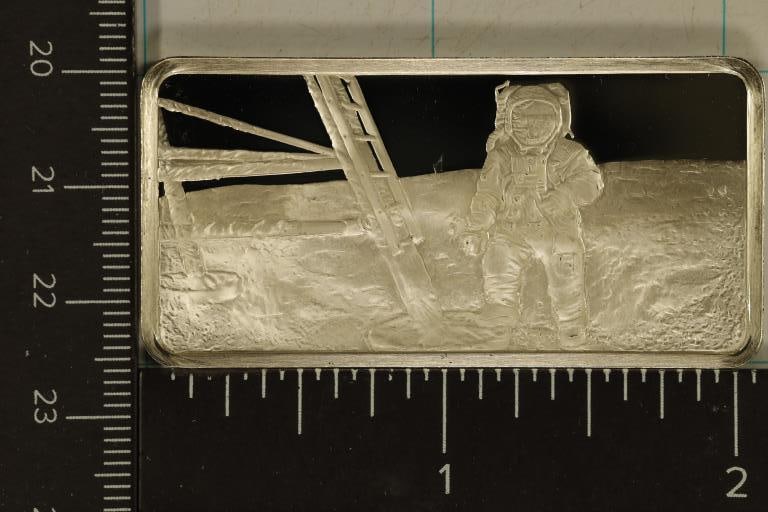 28.8 GRAMS STERLING SILVER INGOT APOLLO 11 (1 of 2)