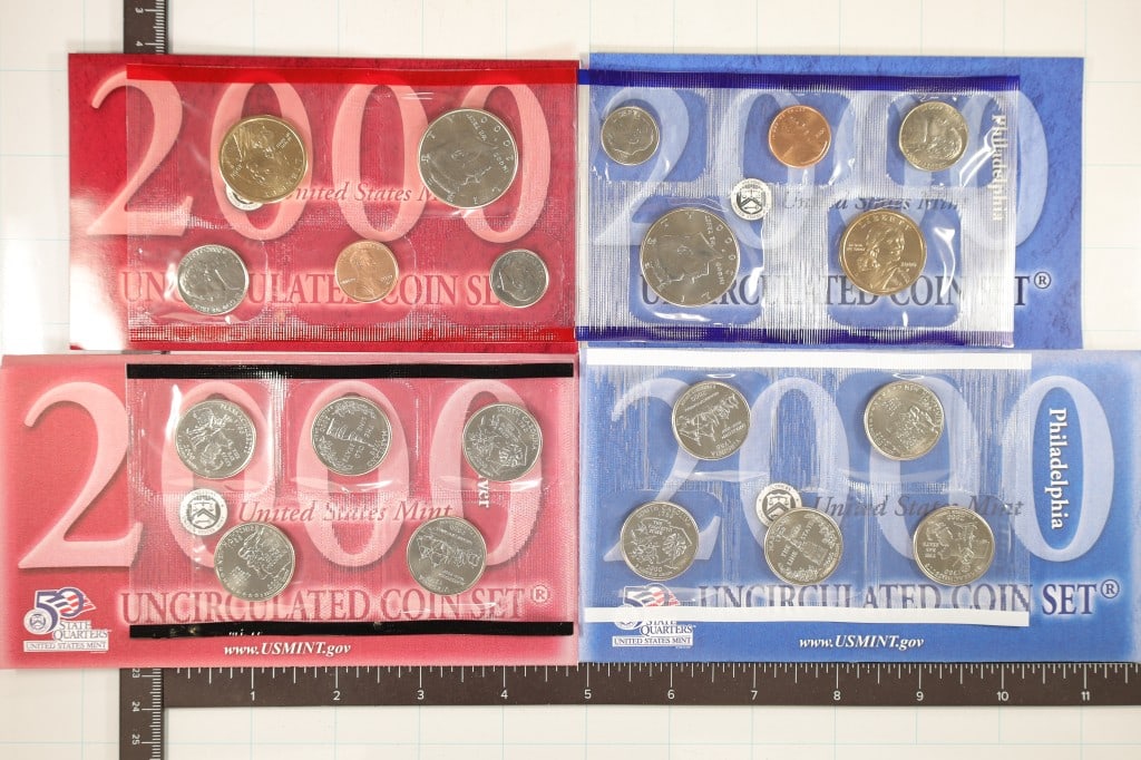 2000 US MINT SET (UNC) P/D (WITH ENVELOPE) AND (1 of 2)