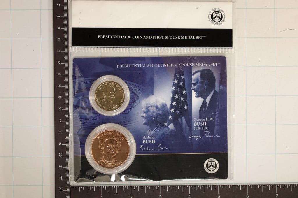 2020 GEORGE H.W. BUSH PRESIDENTIAL $1 COIN & 1ST: SPOUSE MEDAL IN ORGINAL MINT PACKAGING. BOTH UNC INFO CARD