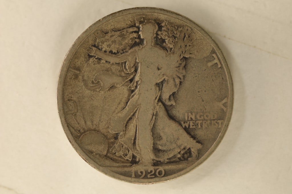 1920 SILVER WALKING LIBERTY HALF DOLLAR (1 of 2)