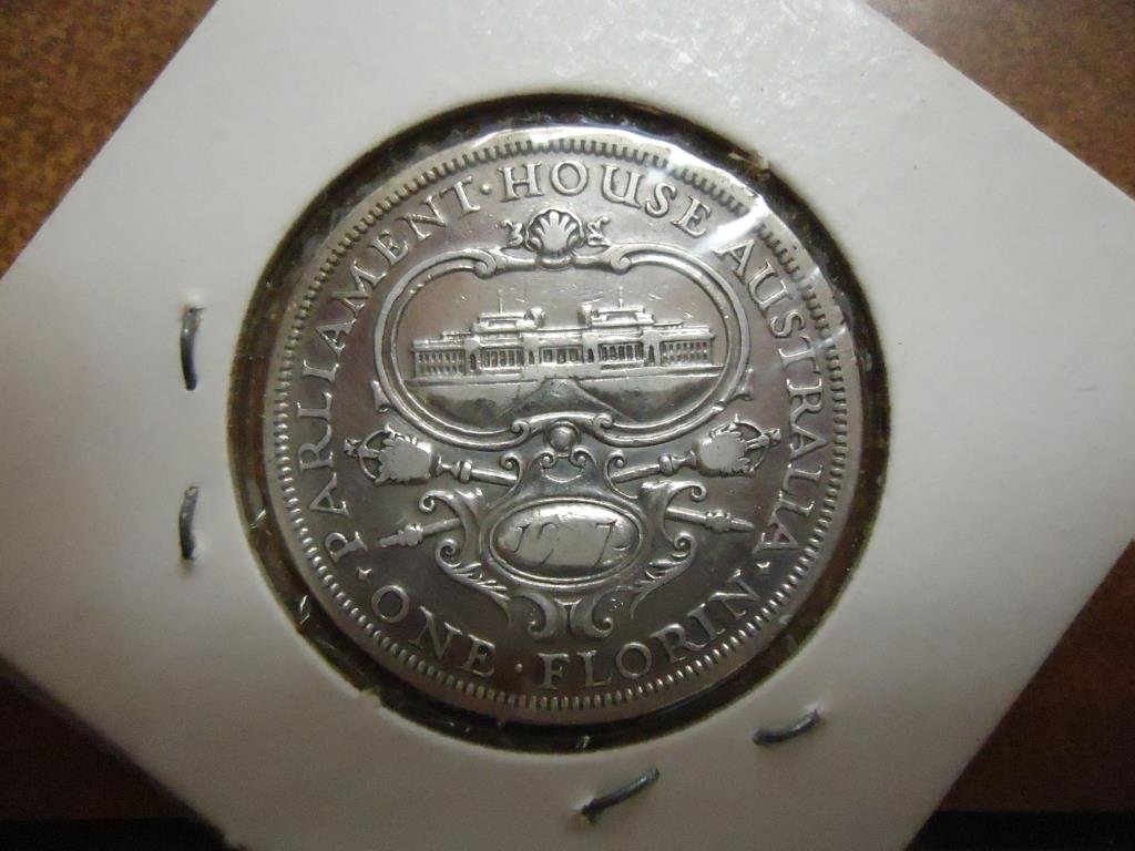 1927 AUSTRALIA SILVER COMMEMORATIVE 1 FLORIN 1 YEAR (1 of 2)