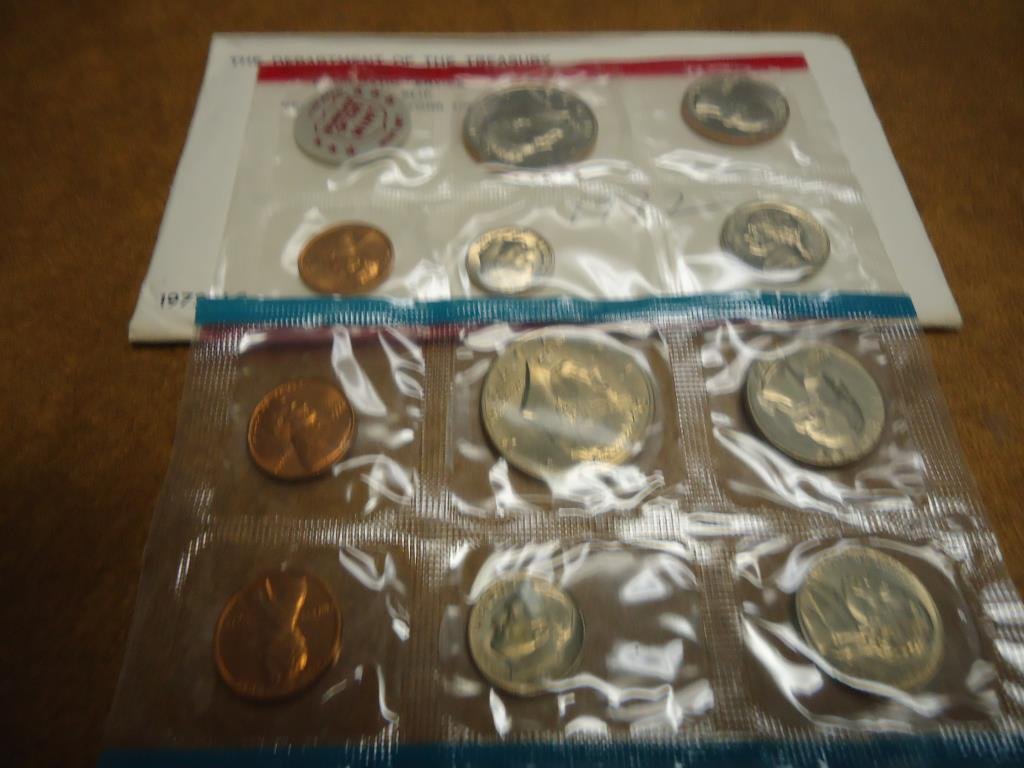 1972 US MINT SET (UNC) P/D/S (WITH ENVELOPE) THIS IS AN (1 of 2)