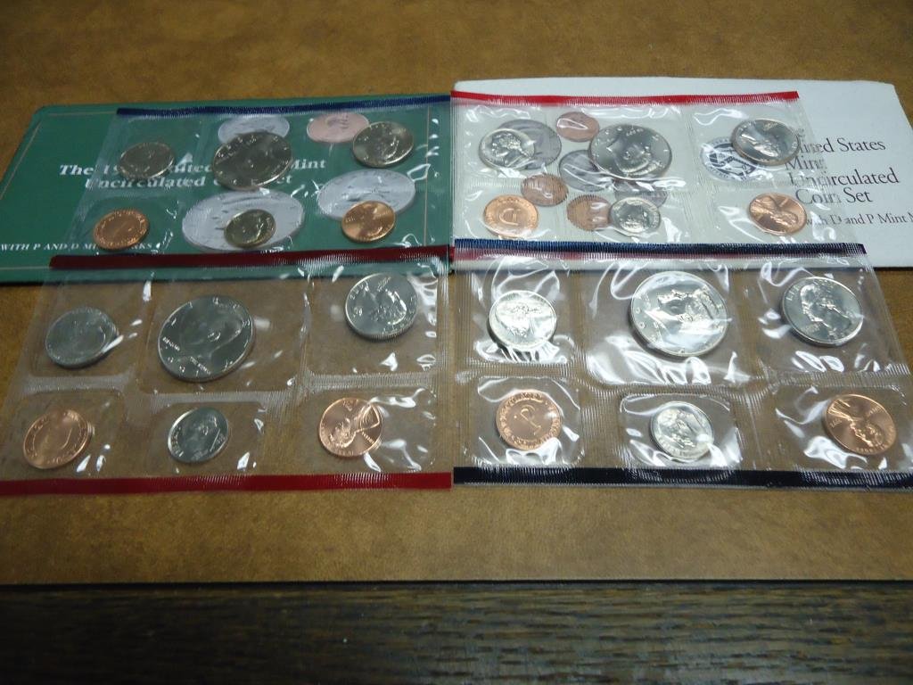1992 & 1993 US MINT SETS P/D (WITH ENVELOPES) (1 of 2)
