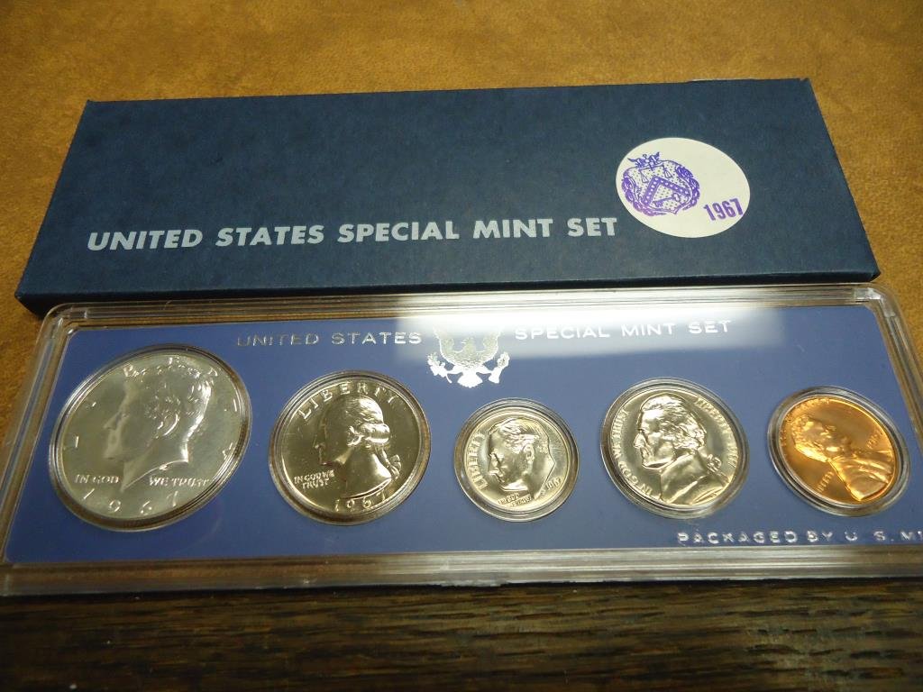 1967 US SPECIAL MINT SET WITH BOX 40% SILVER JOHN F. (1 of 2)